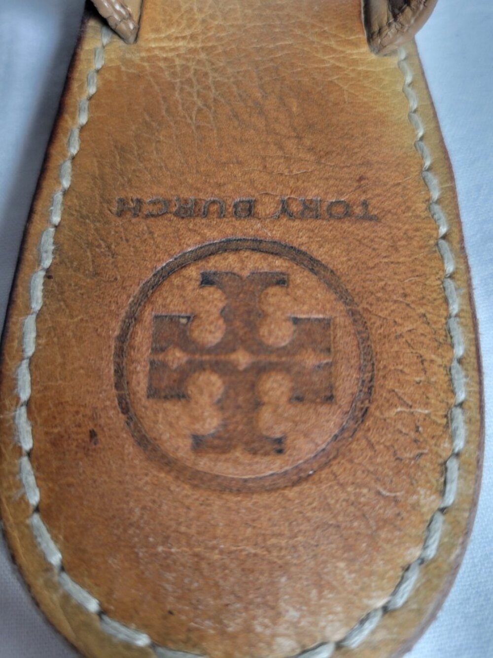 Tory Burch T Logo Leather Thong Sandals Tan Gold Women's Size 9 - Picture 7 of 11